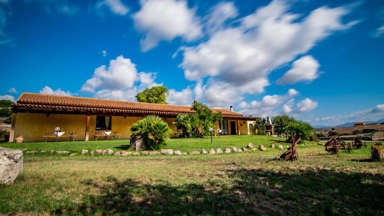 Agriturismo Carrucana Martis Εξωτερικό φωτογραφία